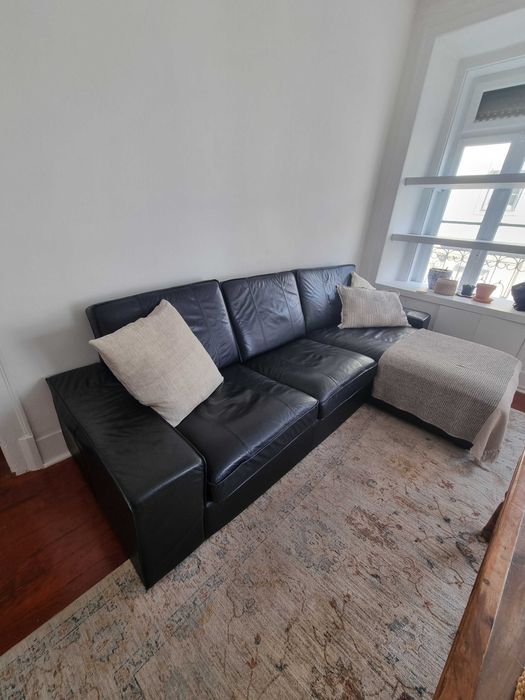 Sofá de Pele com Chaise Longue - IKEA Kivik de 4 lugares