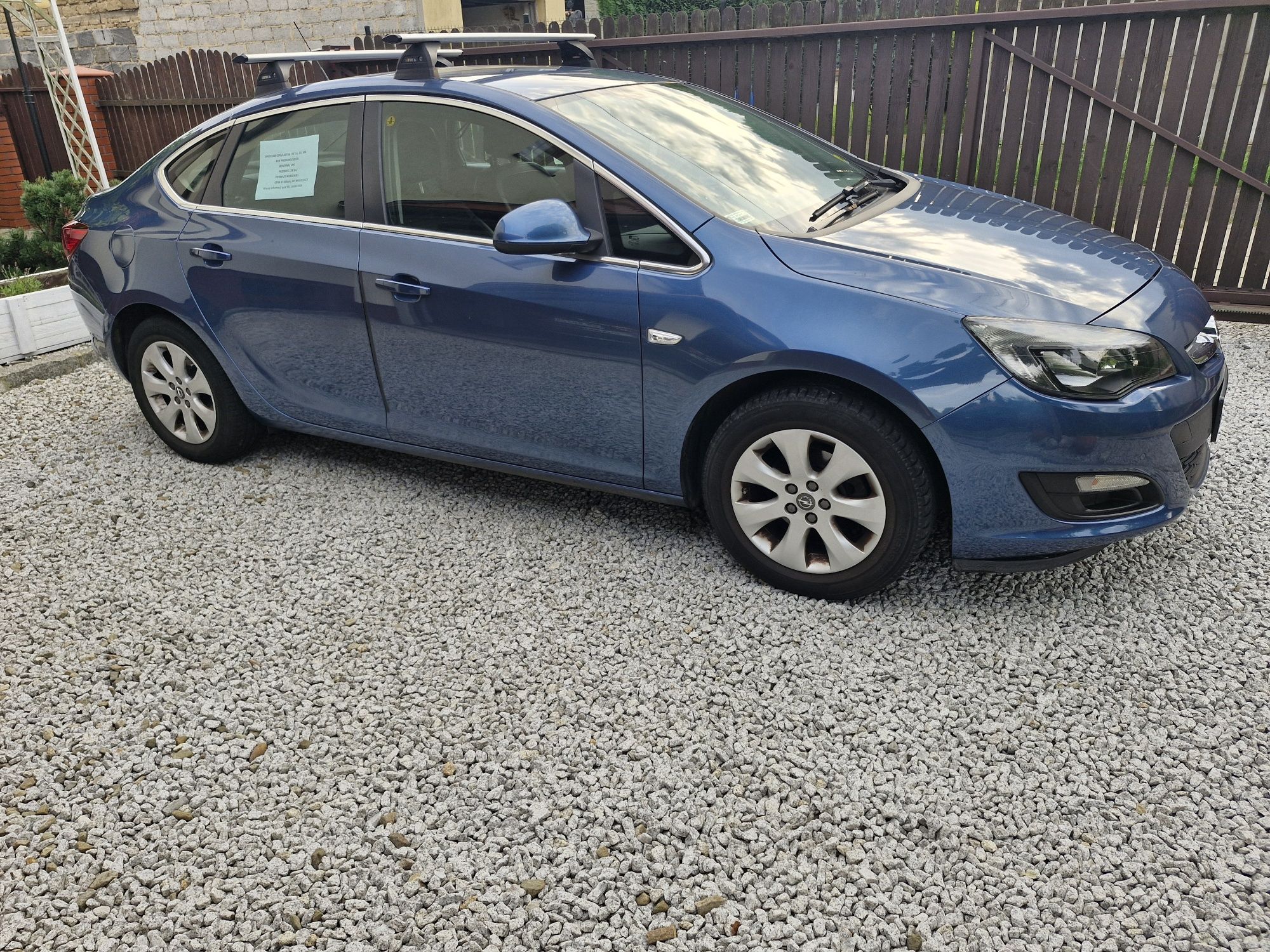 Sprzedam Opel Astra J/IV sedan