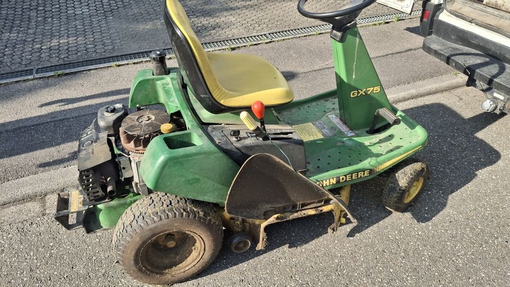 Kosiarka traktorek John deere gx75