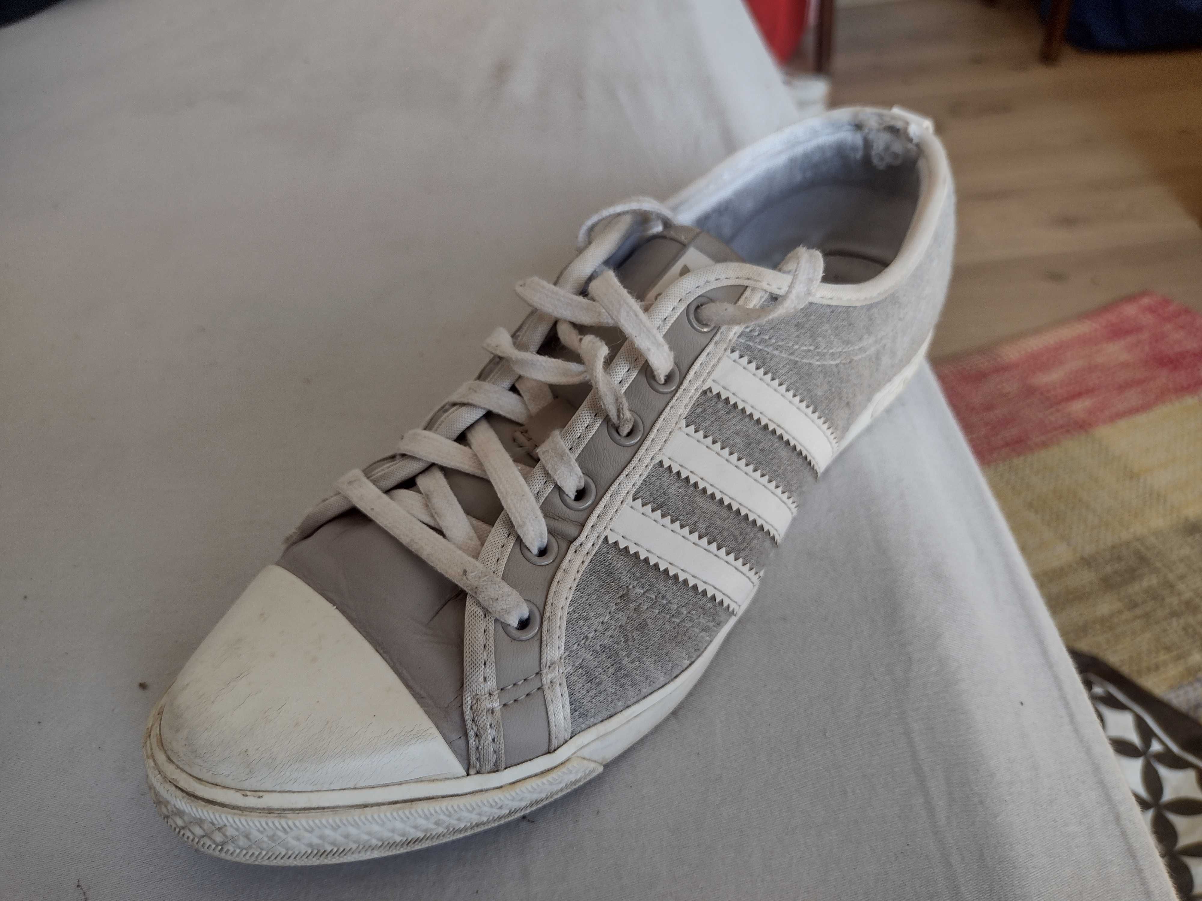 Buty sportowe marki Adidas . Rozmiar 38 i 2 /3