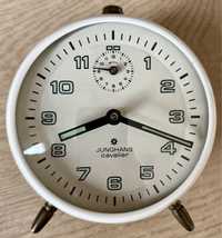 Budzik Junghans cavalier zegar kremowy mechaniczny nakręcany