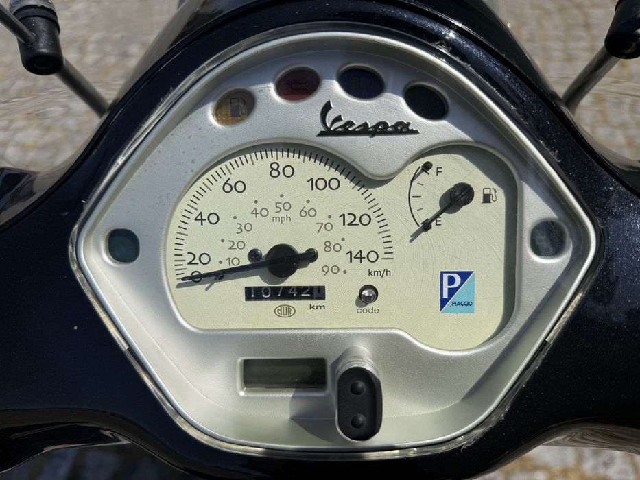 VESPA LX 150 À VENDA – PRONTA A ROLAR