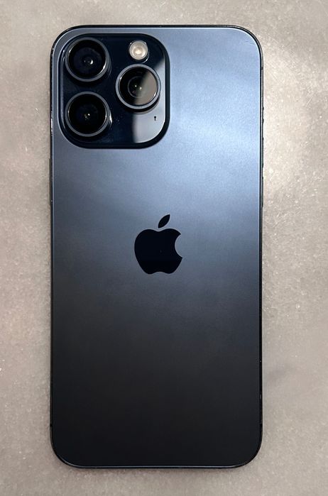 15 Pro Max 512 GB — stan bardzo dobry