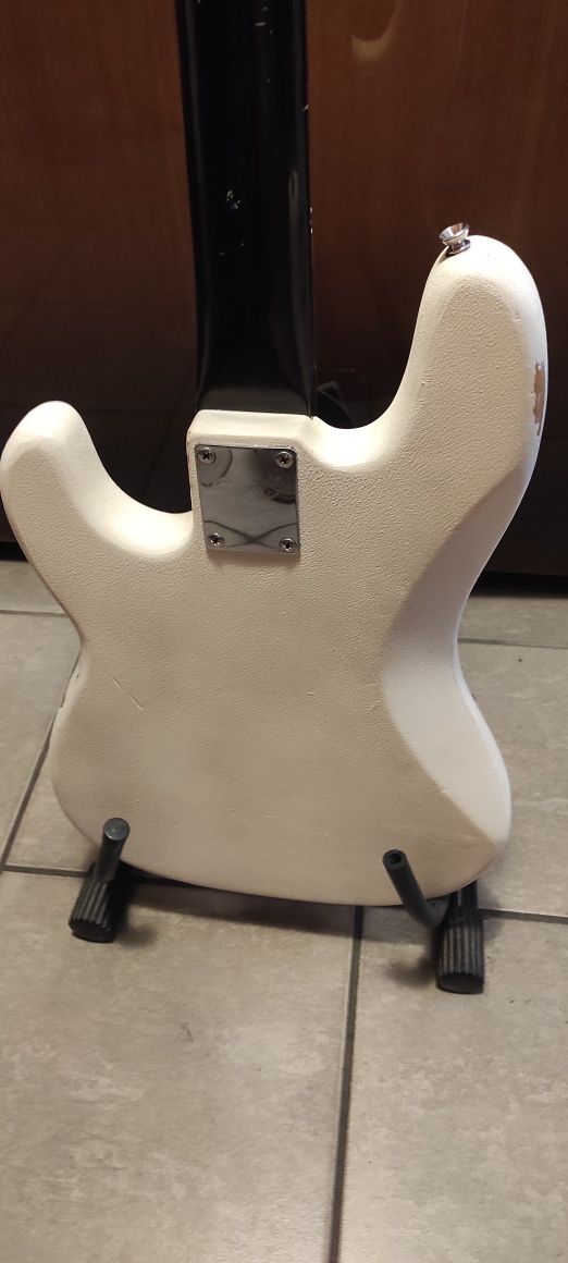Gitara Squier by Fender Precisin Bass