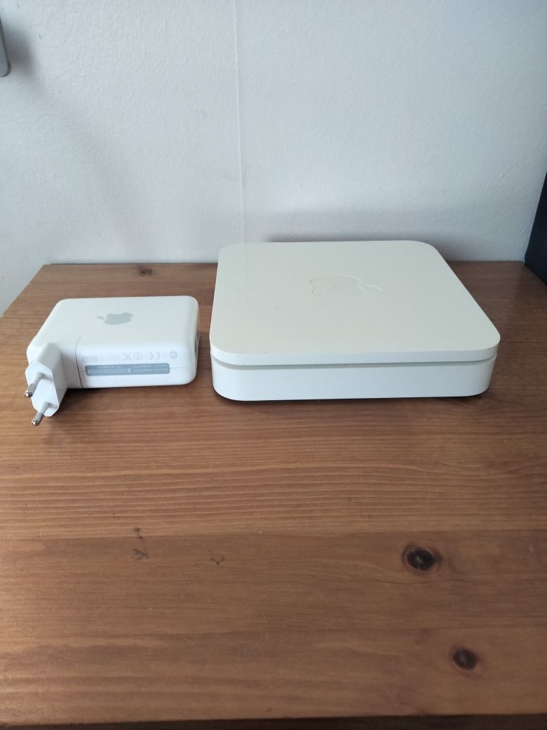 Роутер Apple A1143