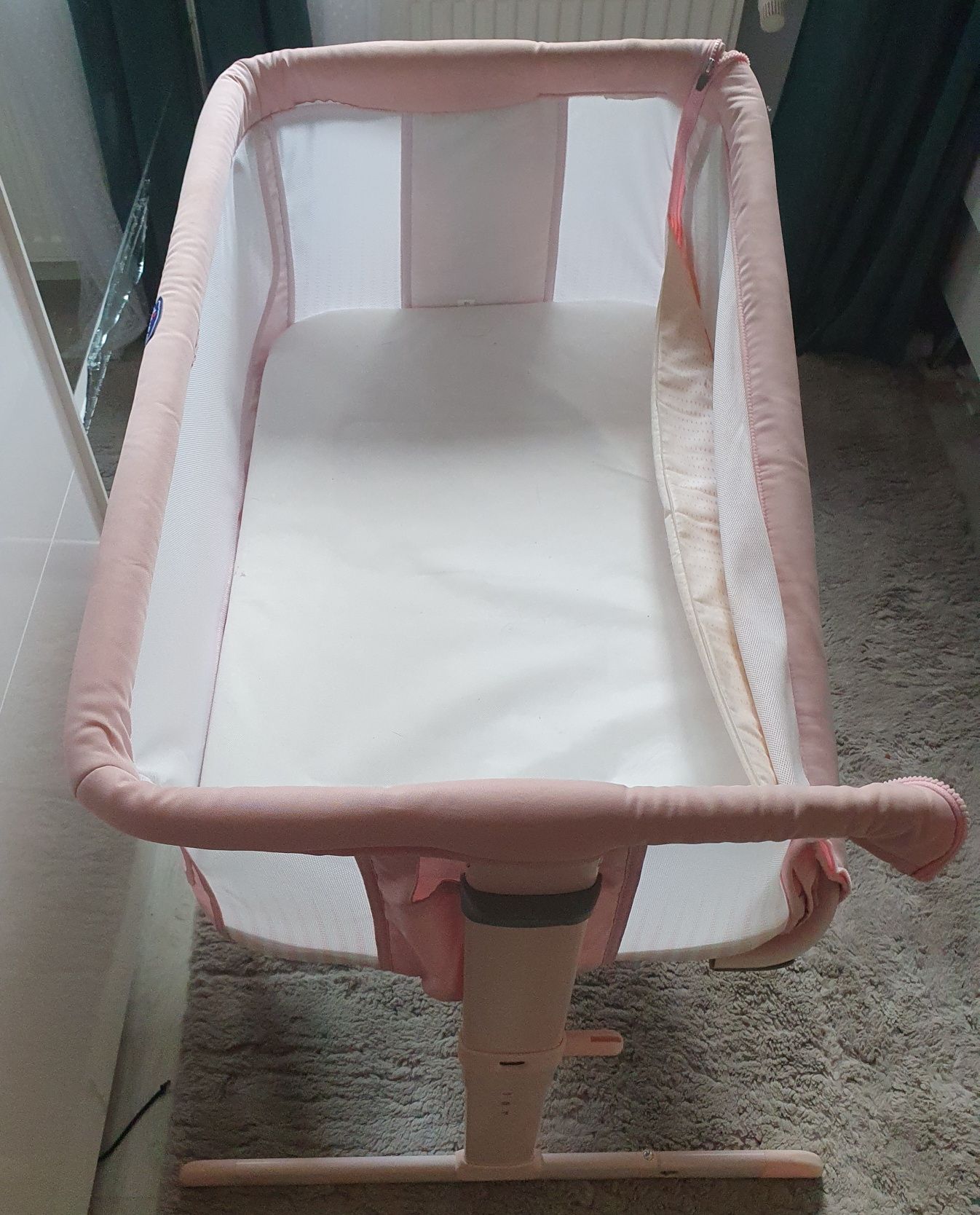 Łóżeczko Dostawne Chicco Next2Me Air różowe.