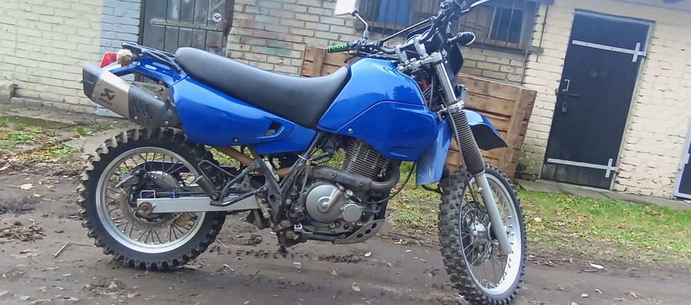 Suzuki  dr 650..
