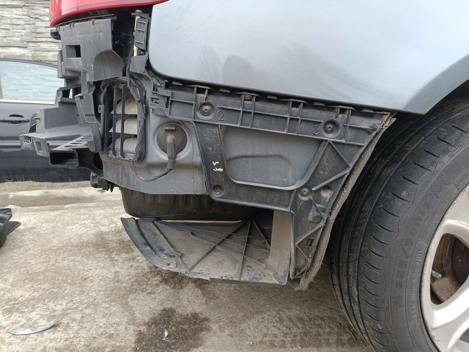 AUDI A4 B8 08-15 r. ŚLIZG zderzaka prawy tył tylny 8K9807454B *