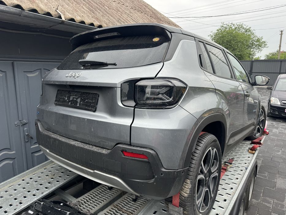 Бампер Jeep Avenger електро