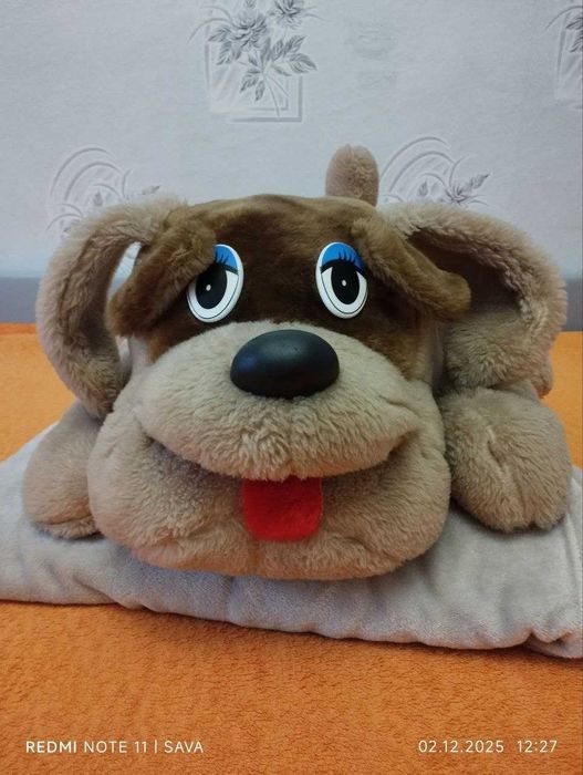 Велика м'яка іграшка.