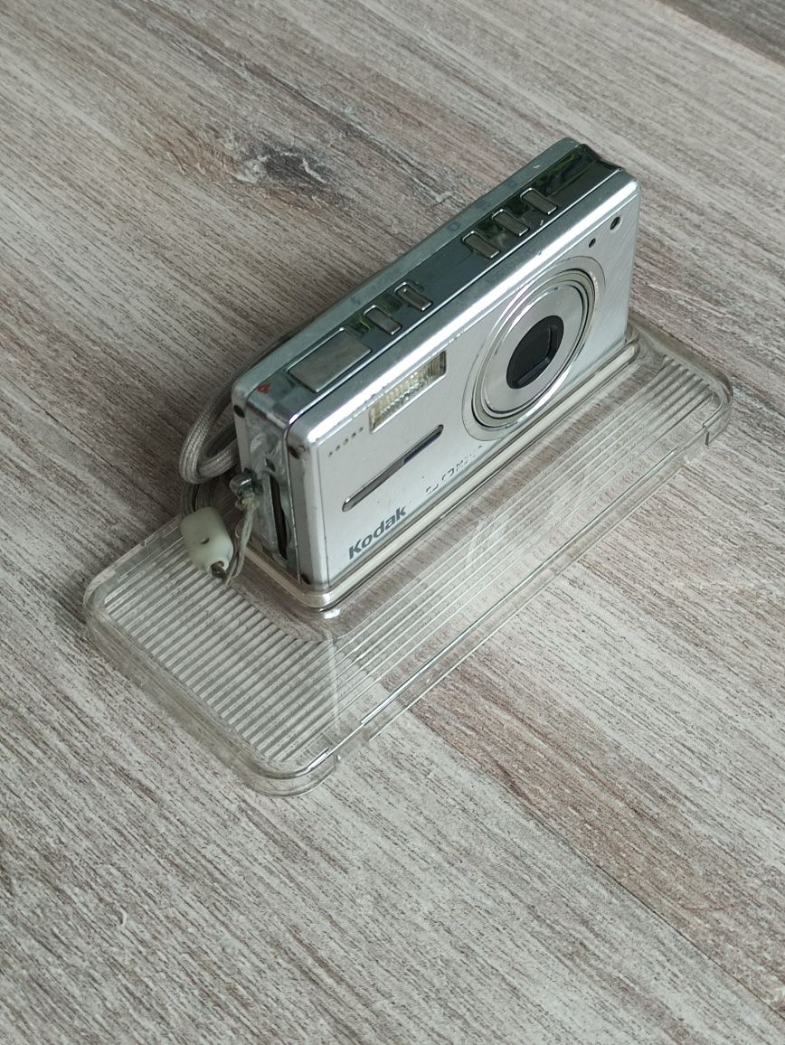 Kodak EasyShare v530 (5,0 MП), в робочому стані+карта пам'яті та кабел