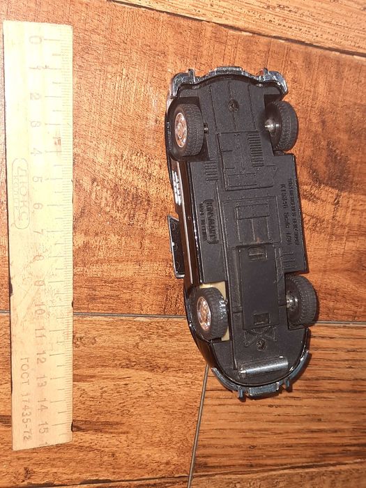 Модель автомобиля Mercedes Benz