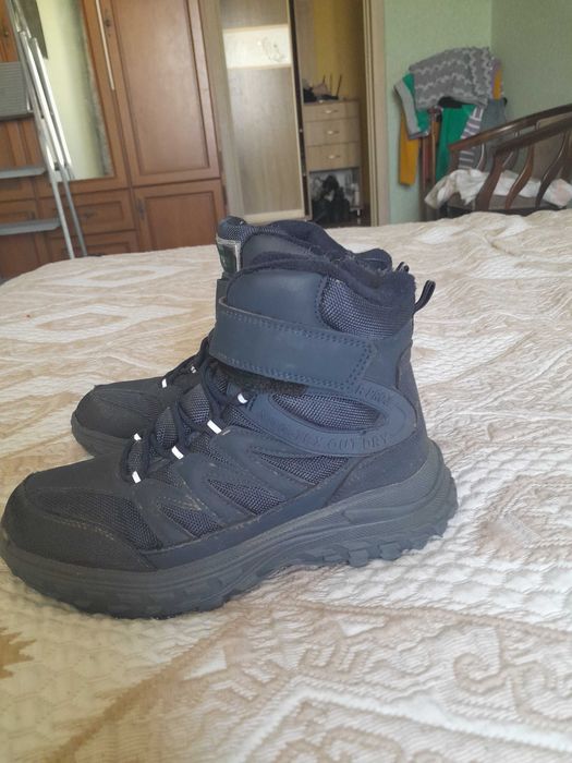 Зимові черевики на хлопчика