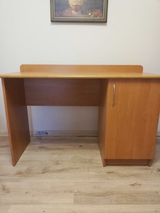 Sprzedam biurka z szafką