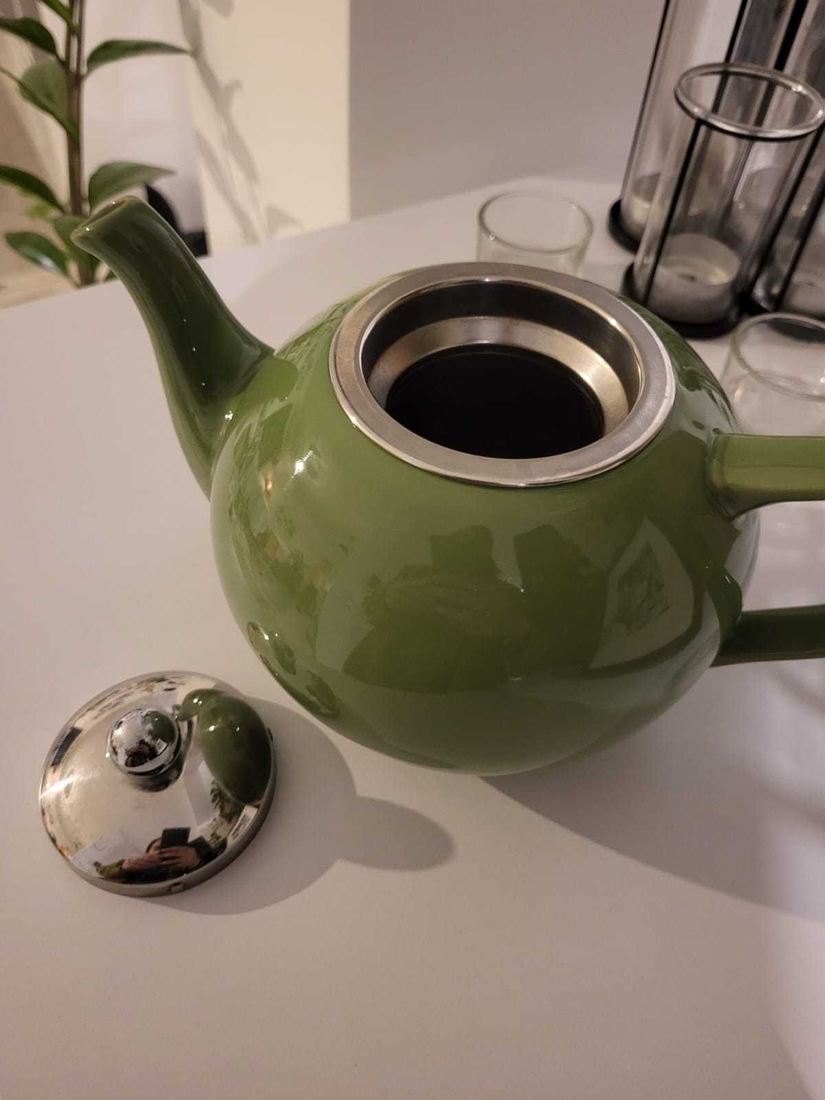Czajnik ceramiczny z zaparzaczem o pojemności 1 litra
