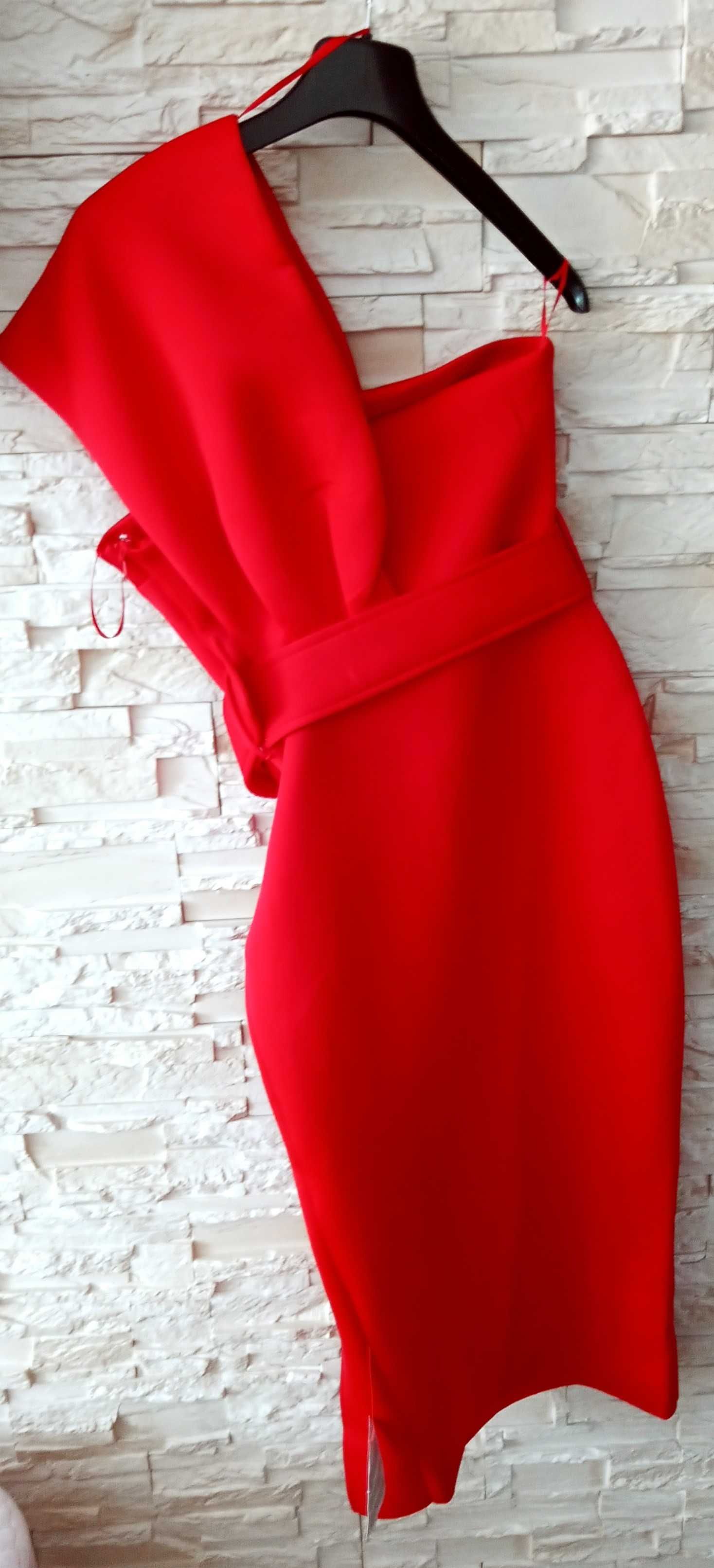 Sukienka midi damska z rozcięciem czerwona M/38