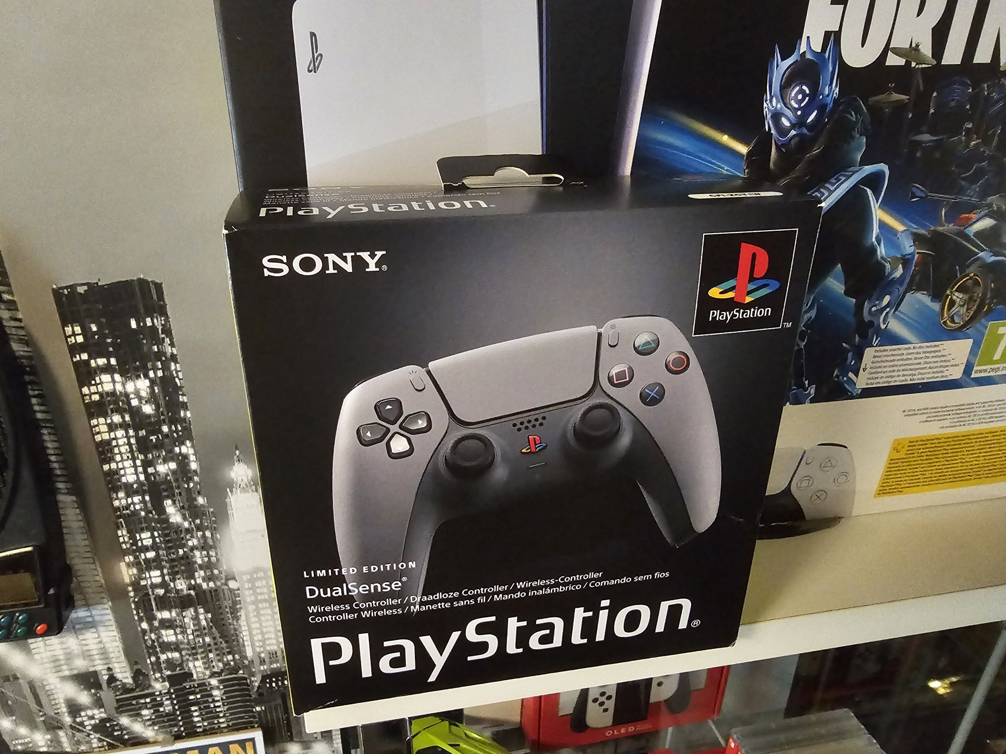 PS5 comando 30 Anos novo a estrear