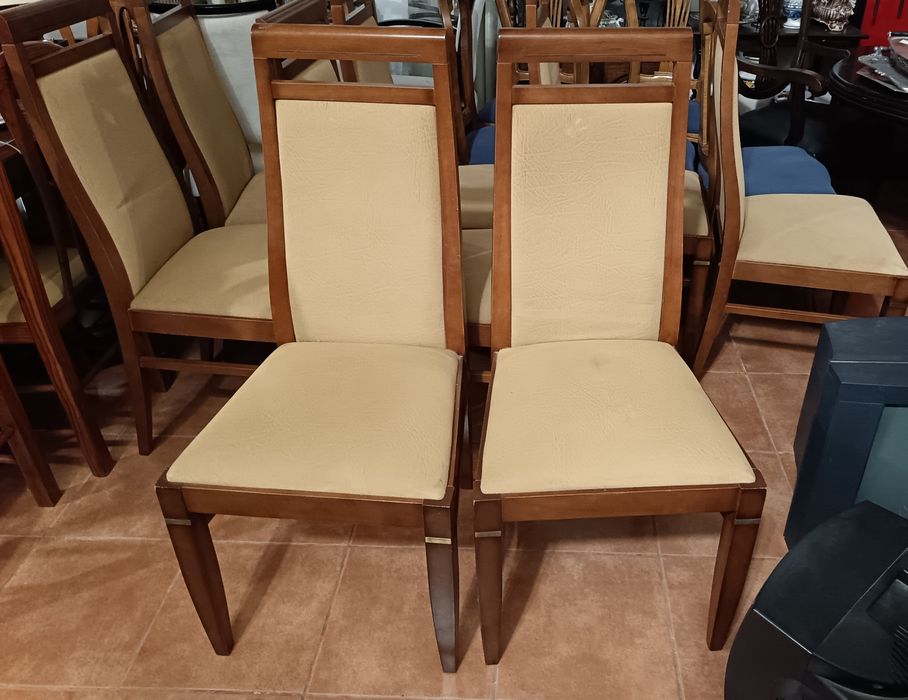 Cadeiras estofadas camel (8)