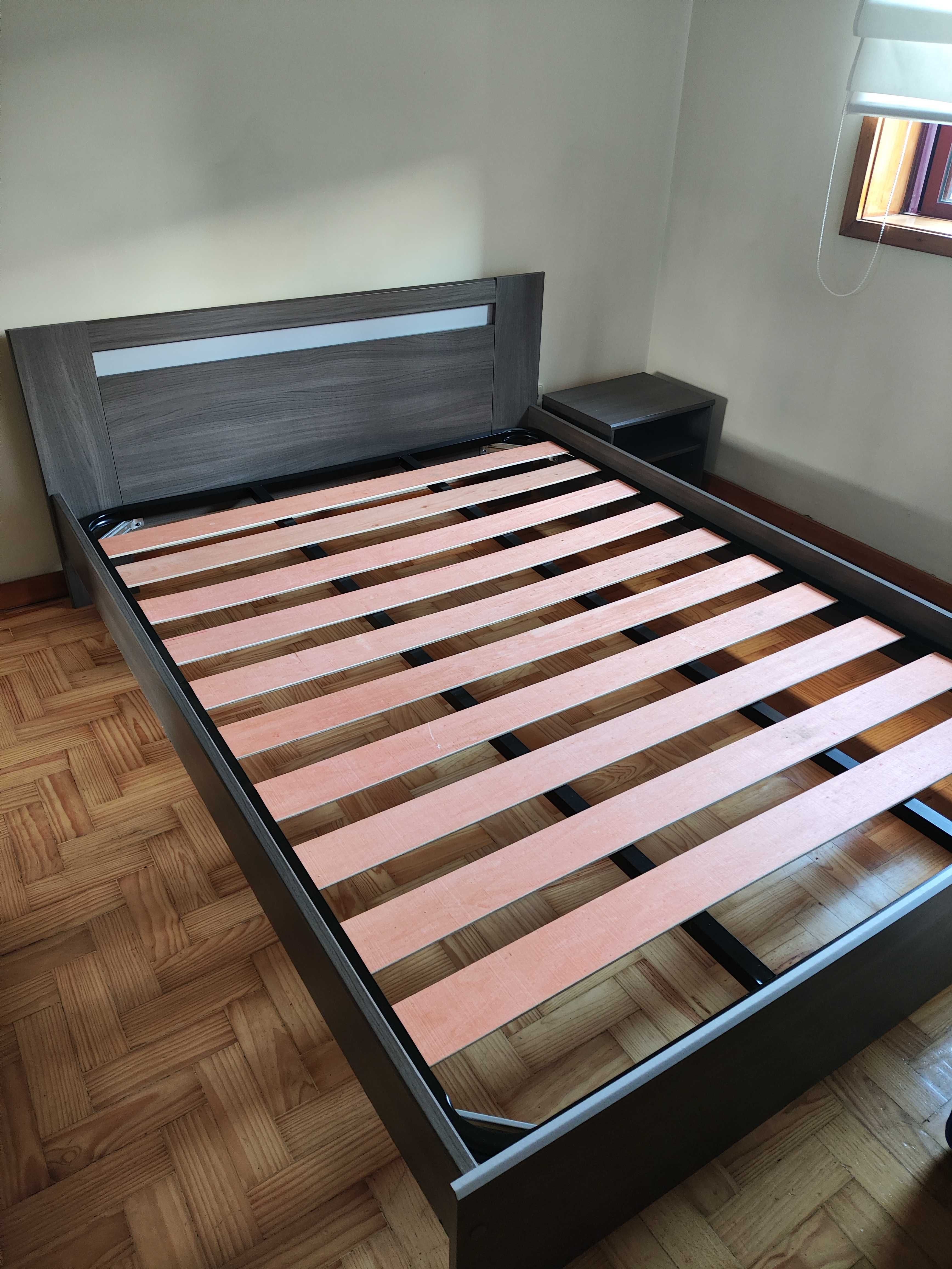 Vendo cama de casal