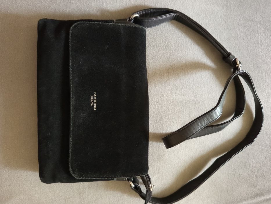 Продам сумку ,сумочку женскую чёрную