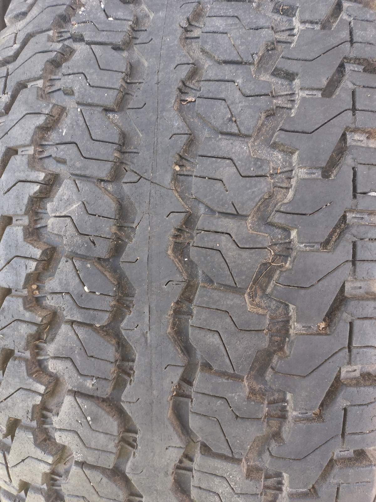 Пара GoodYear 245/70/16C