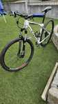 Bicicleta btt roda 29 marca GT tamaho M
