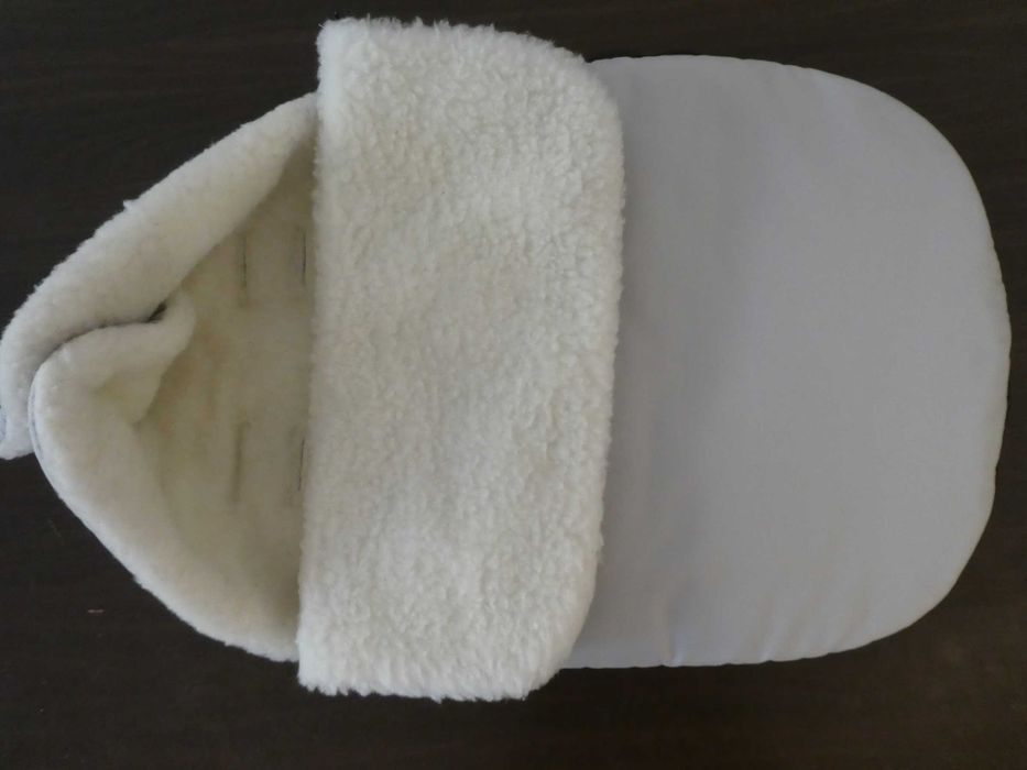 Zimowy śpiworek do wózka gondoli jasnobeżowy bardzo ciepły