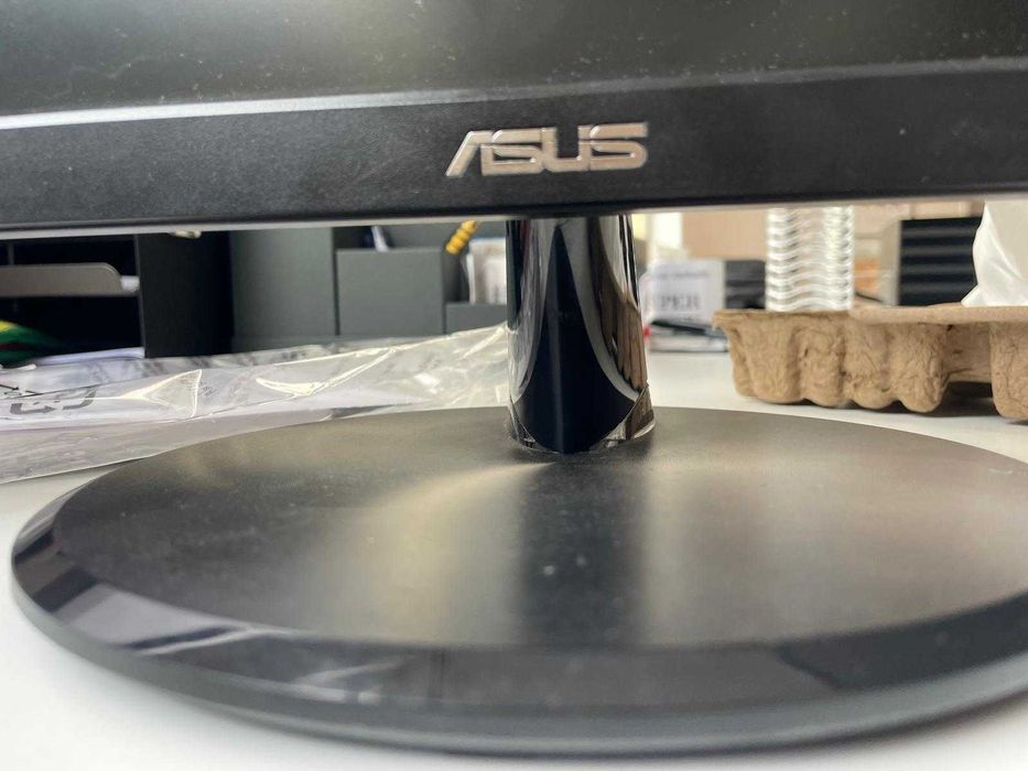 Monitor ASUS VP228T 22" VGA com cabo adaptador HDMI