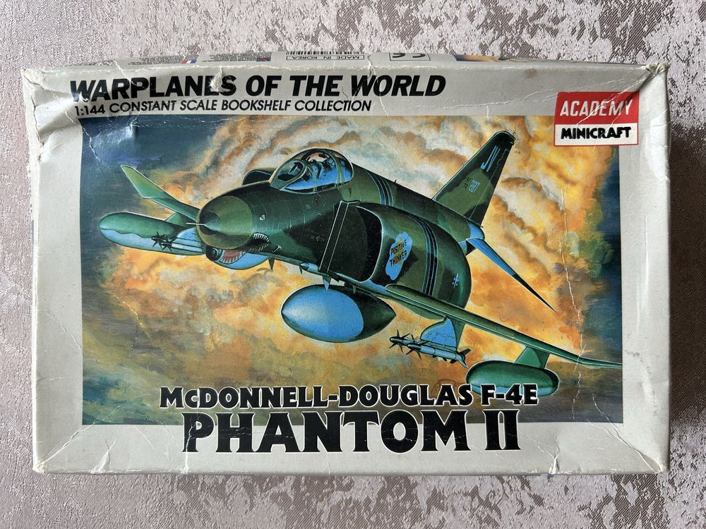 Model do sklejania MDD F-4E Phantom II w skali 1:144 Academy Minicraft
