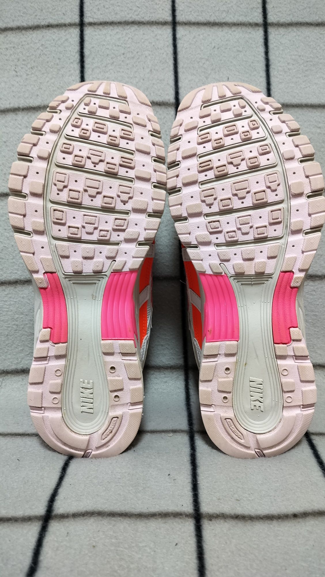 Кроссовки Nike P-6000 White . Размер 41