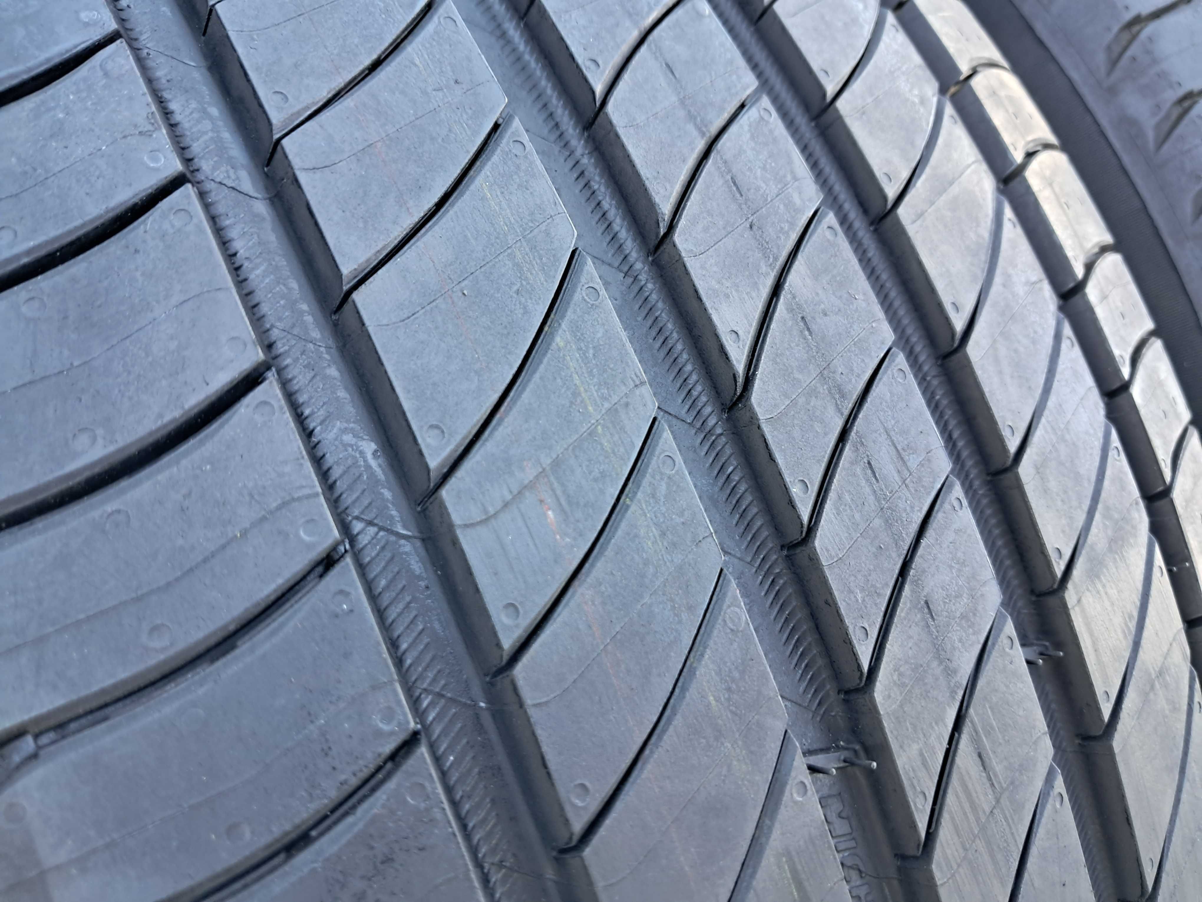 Резина літня, 99%, Michelin Primacy 4 255\45 R20 (арт.12869)