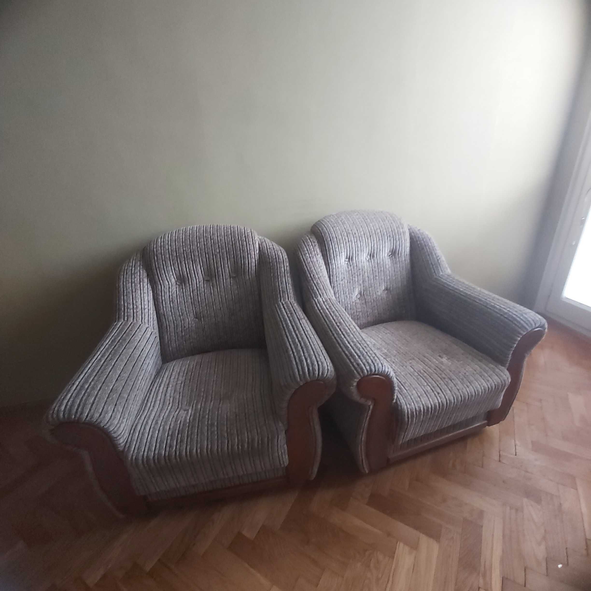 Cztery fotele  oddam za darmo