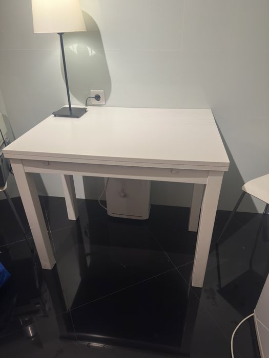 Mesa extensível Ikea branca (para despachar)