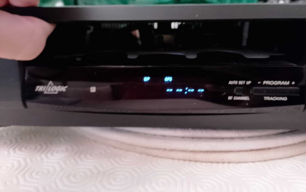 Vendo Leitor/Gravador VHS Sony + 35 filmes