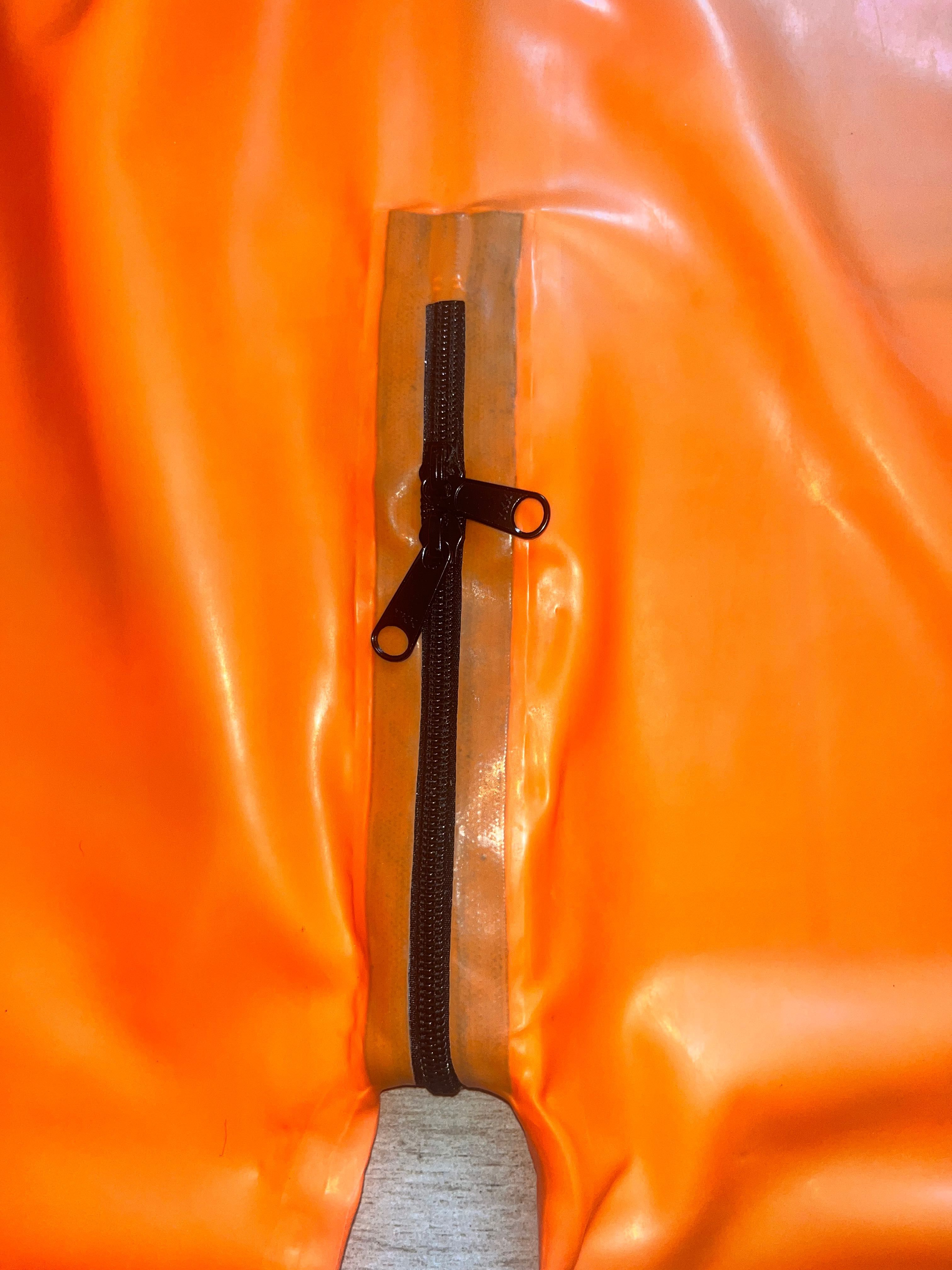 866/ ODRĘKI L pomarańczowy orange kombinezon catsuit latex CHLOROWANY