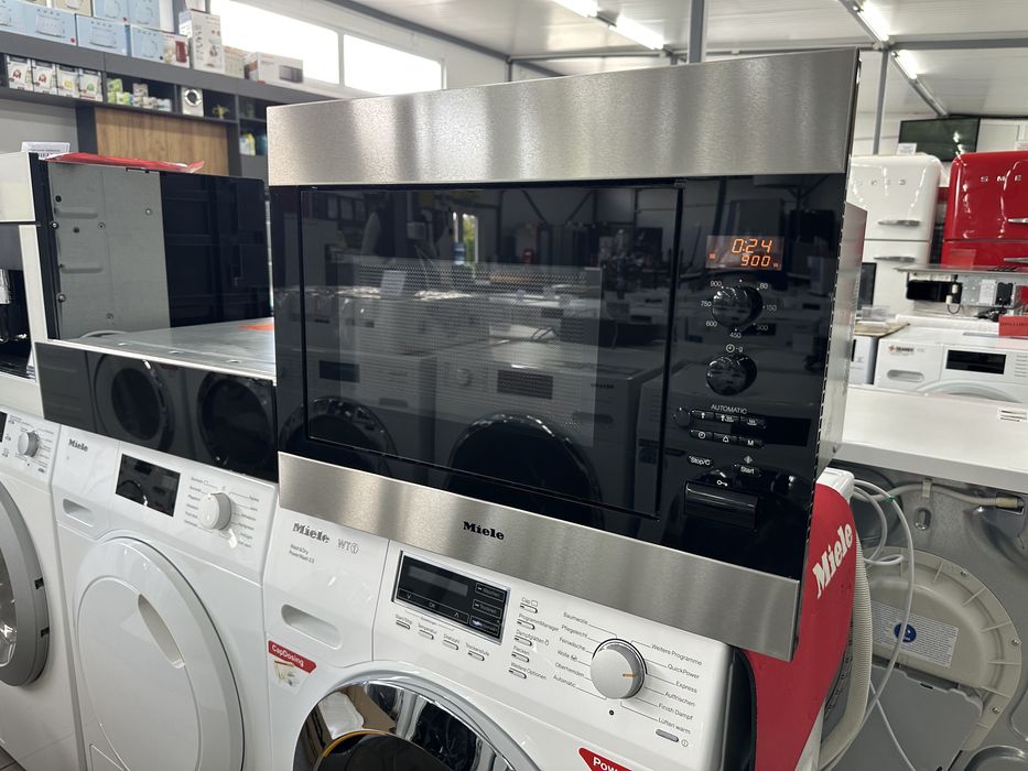 Вбудована мікрохвильова піч Miele M 8260-2