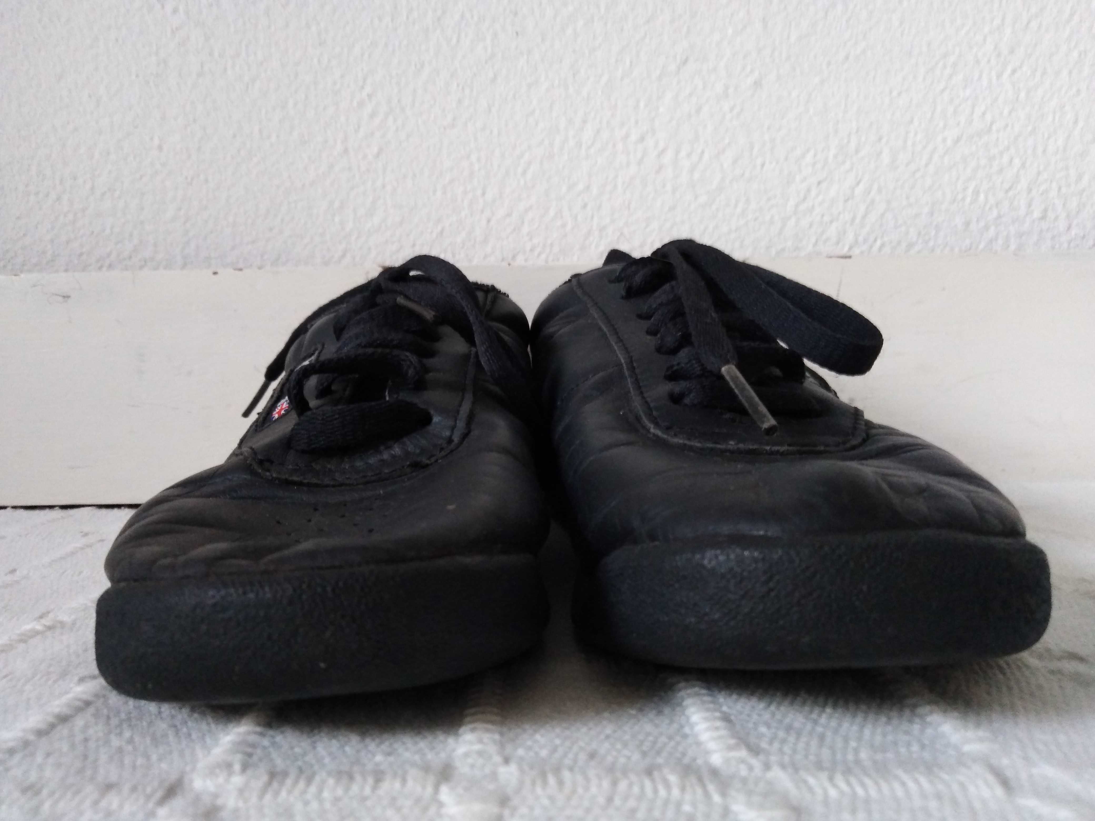 Sapatilhas Negras Reebok Classic 37