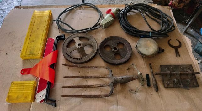 Różne narzędzia, rzeczy z garażu