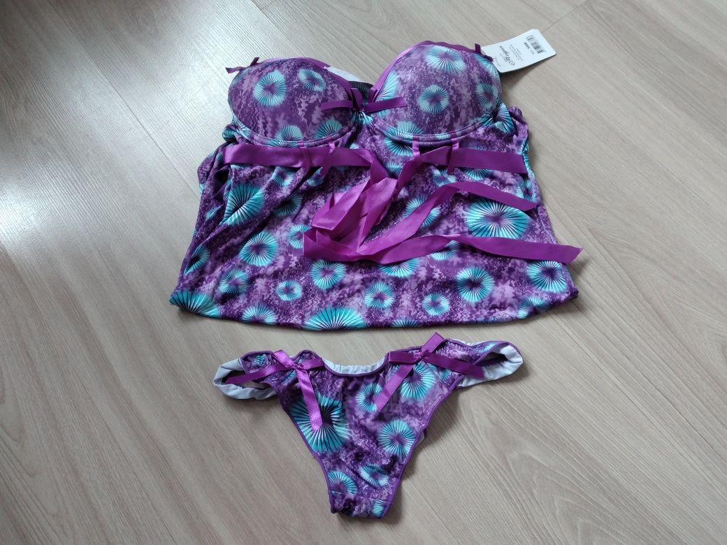 Komplet koszulka +stringi rozmiar XXL