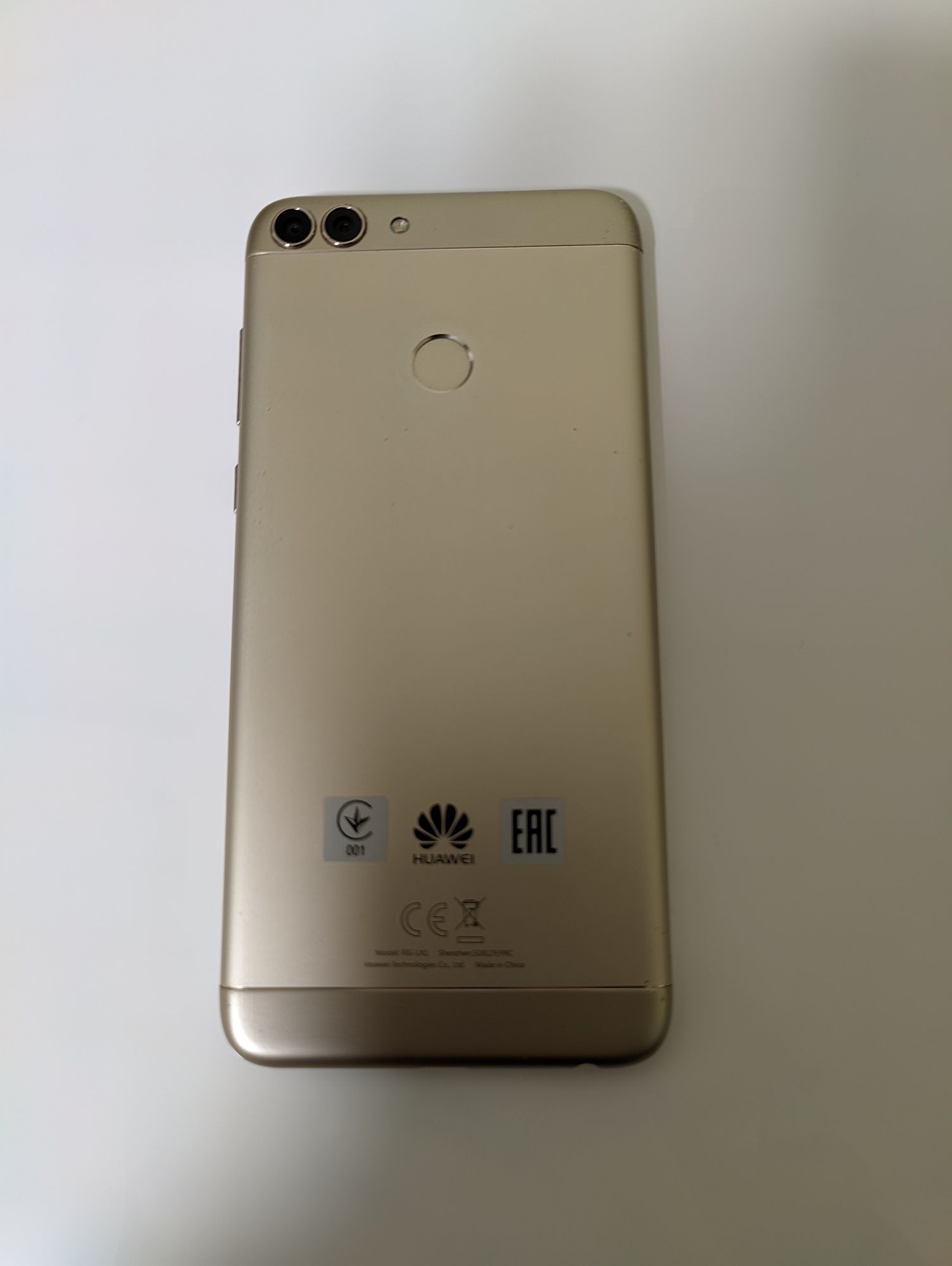 Продам телефон Huawei P smart