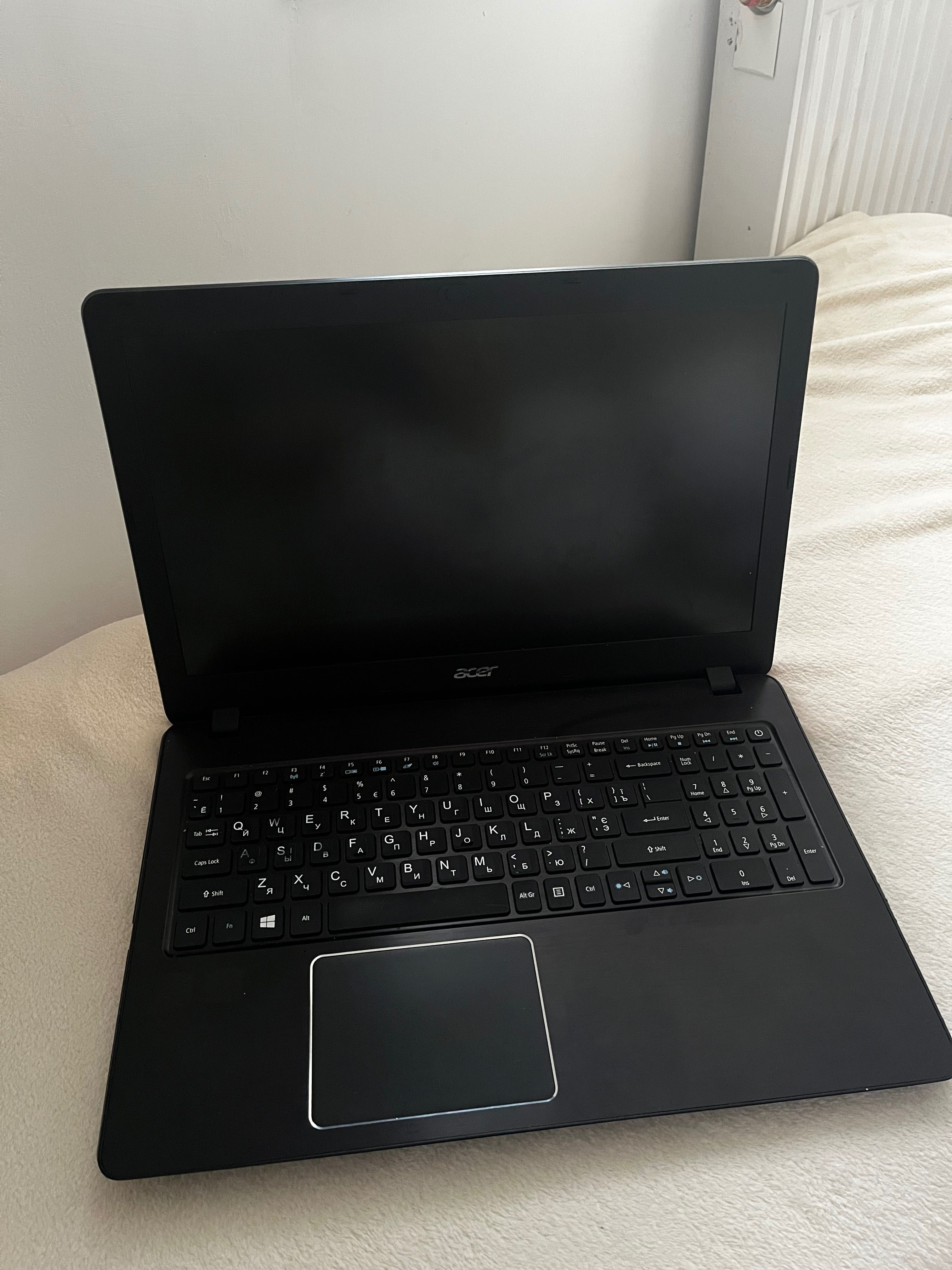 Laptop Acer Aspire F15 F5-573G-574E