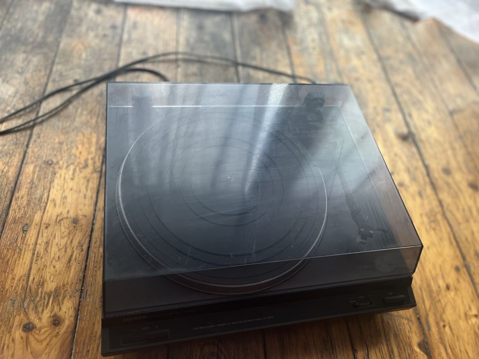 Gramofon Onkyo CP-1200A