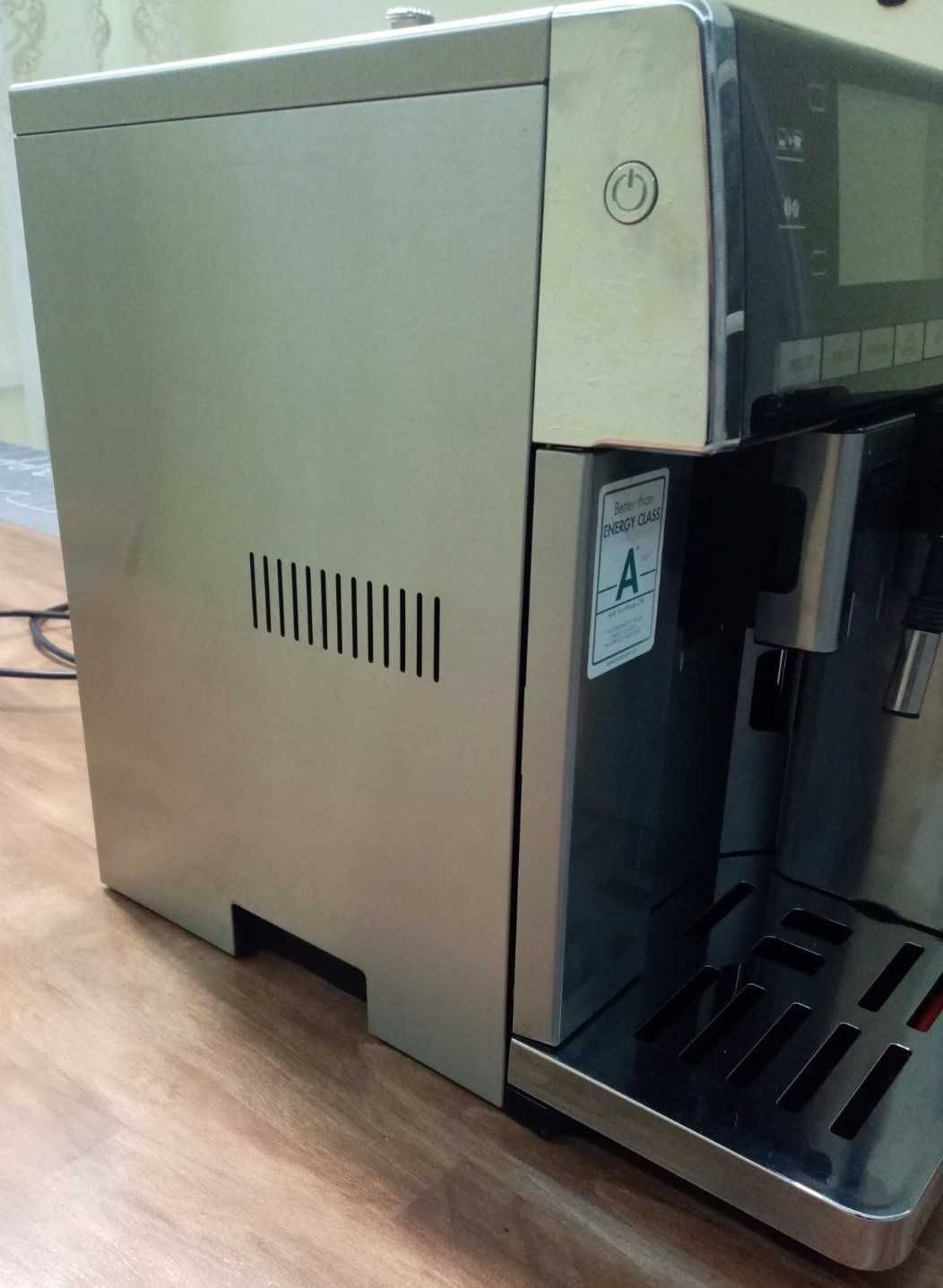 Кавоварка кавомашина DeLonghi ESAM 6900 PrimaDonna Exclusive