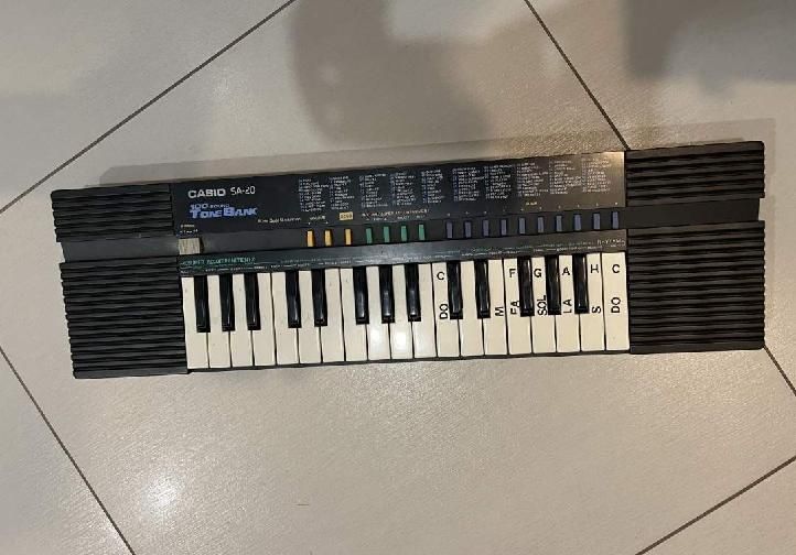 Keyboard casio sa-20
