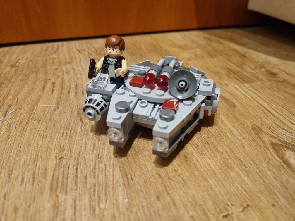 LEGO Star Wars 75030 Millenium Falcon (100% kompletny)
