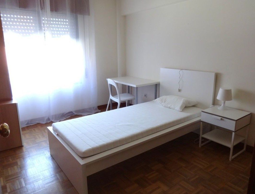 Quarto  junto Universidade - renovado e decoração moderna