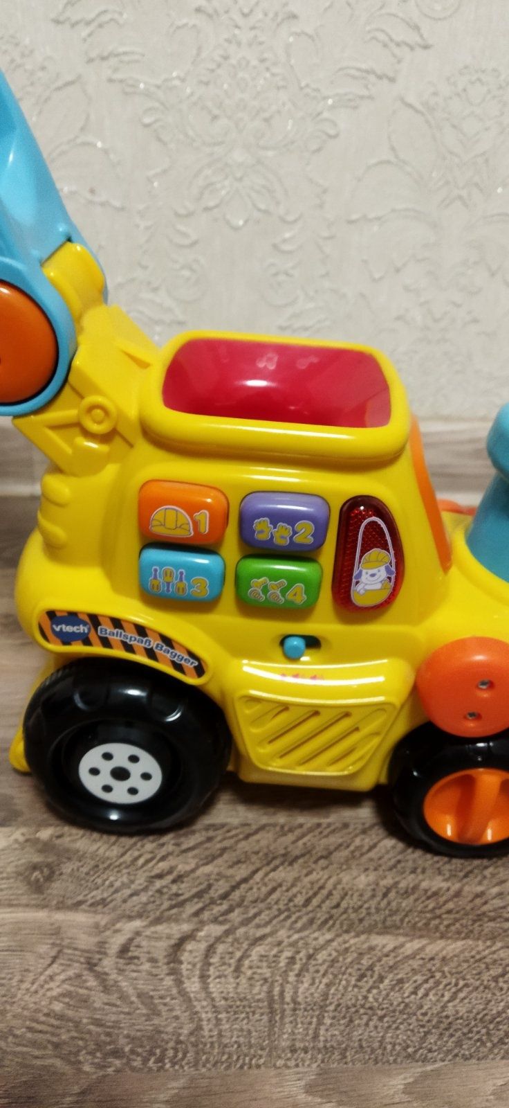 Каталка бульдозер Vtech Pop a Balls Push and Pop Bulldozer