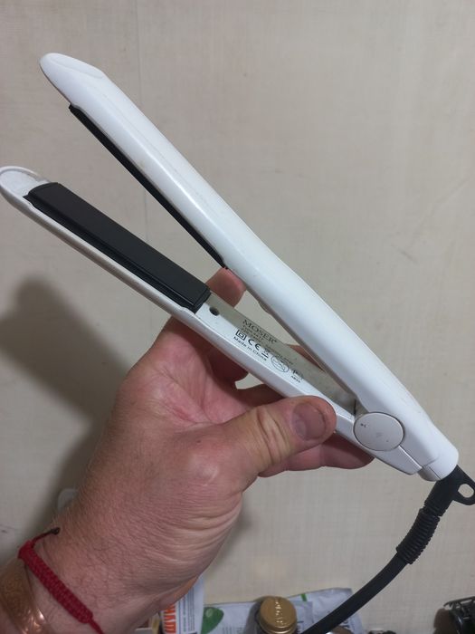 Утюжок  для волос  в отличном рабочем состоянии