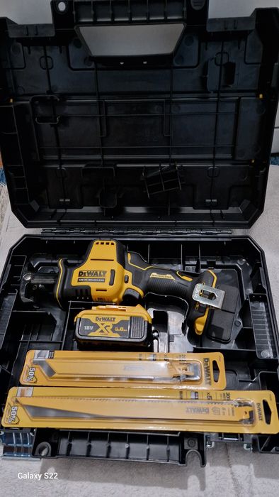 Сабельна пила DeWalt DCS369 XR 18V, акумулятор + полотна (без заряд)