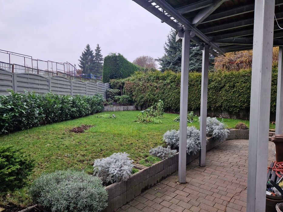 Ładny bliźniak 6pokoi,garaż na 2 auta, działka 450m2pow. 6500zł.